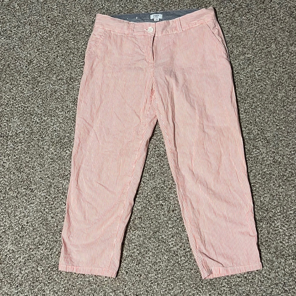 Great condition crown & ivy size 6 seersucker pants